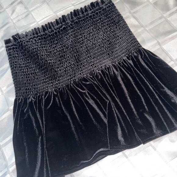 π Bundle Deal: 4 for $20! π Zara flirty velvet skirt M - Picture 1 of 10